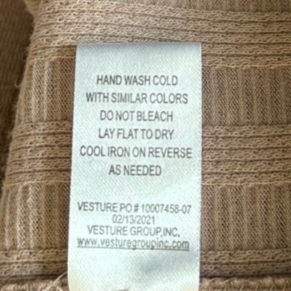 STAUS BY CHENAULT EDGY CUT OUT COLD SHOULDER RIBBED SHIRT SLEEVE TEE SIZE MEDIUM - Picture 8 of 8